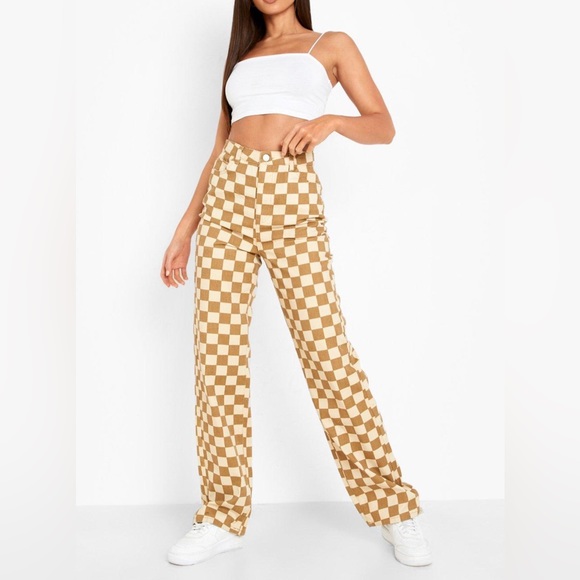 NWT - BOOHOO TALL CHECKERBOARD PRINTED BOYFRIEND JEANS SIZE 6/M - Picture 1 of 15